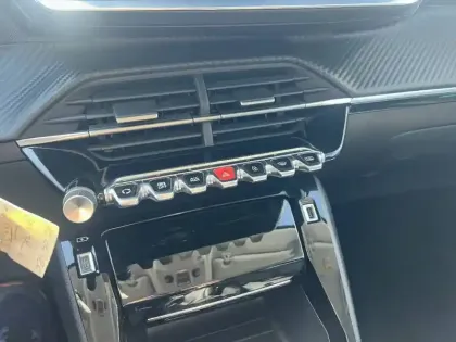 Photo 17 Peugeot 208  PureTech 100 S&S BVM6