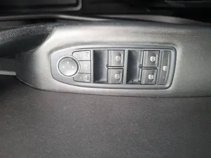 Photo 52 Renault Captur  Blue dCi 95