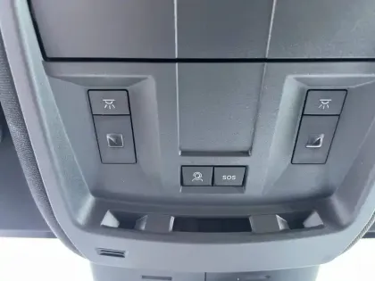 Photo 23 Peugeot 3008  Electrique 210 ch 73 kWh