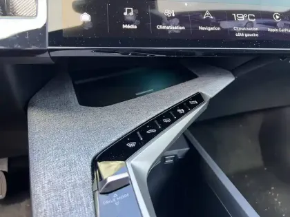 Photo 16 Peugeot 3008  Electrique 210 ch 73 kWh