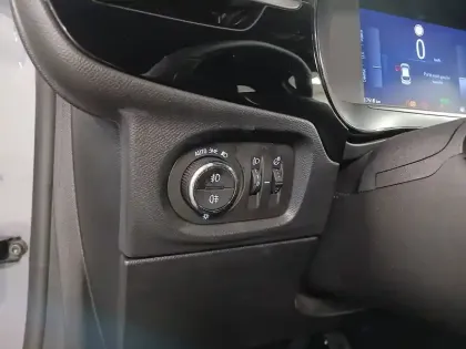 Photo 24 Opel Corsa  1.2 Turbo Hybrid 100 ch e-DCT6