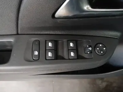 Photo 25 Opel Corsa  1.2 Turbo Hybrid 100 ch e-DCT6