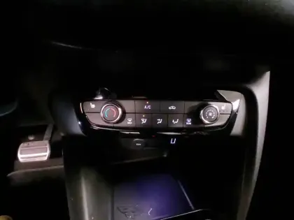 Photo 17 Opel Corsa  1.2 Turbo Hybrid 100 ch e-DCT6