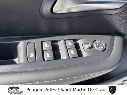 Photo 11 Peugeot 208  Hybrid 100 e-DCS6