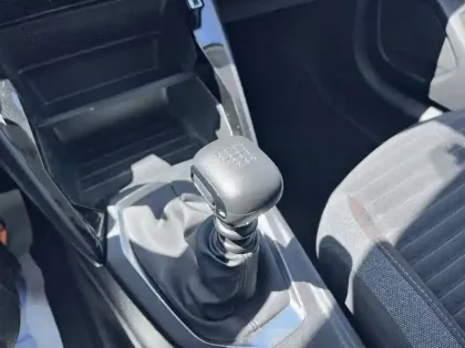 Photo 16 Peugeot 208  PureTech 100 S&S BVM6