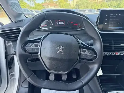Photo 28 Peugeot 208  PureTech 100 S&S BVM6