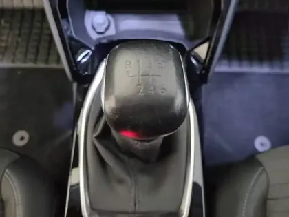 Photo 13 Peugeot 208  BlueHDi 100 S&S BVM6