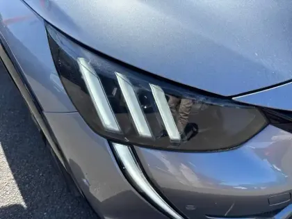 Photo 15 Peugeot 208  PureTech 100 S&S EAT8