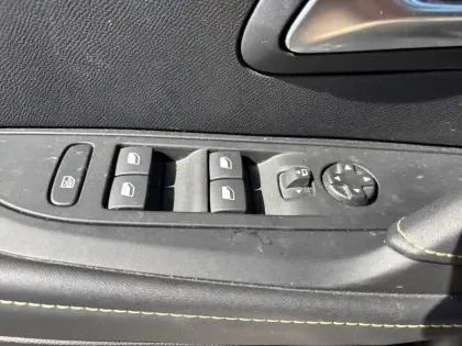 Photo 17 Peugeot 208  PureTech 100 S&S EAT8