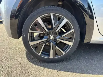 Photo 12 Peugeot 208  PureTech 100 S&S EAT8