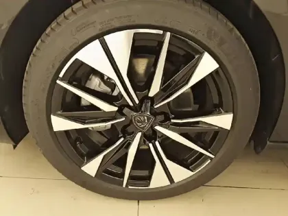 Photo 32 Peugeot 308  SW Hybrid 145 e-DCS6