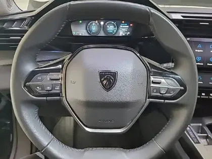 Photo 8 Peugeot 308  PHEV 180 e-EAT8