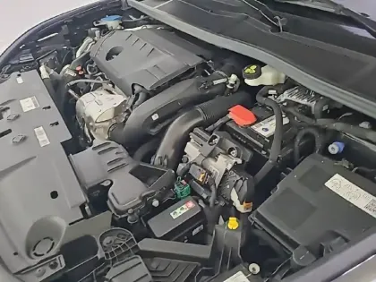 Photo 14 Peugeot 308  PHEV 180 e-EAT8