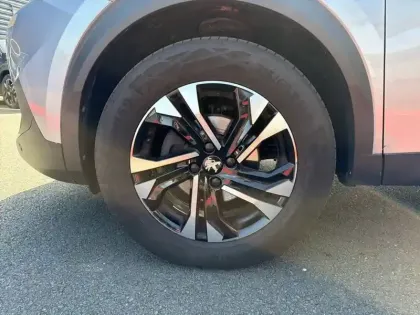 Photo 12 Peugeot 2008  PureTech 130 S&S EAT8