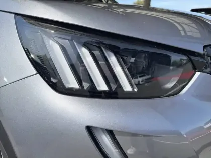 Photo 15 Peugeot 2008  PureTech 130 S&S EAT8