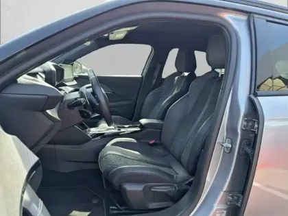 Photo 10 Peugeot 2008  PureTech 130 S&S EAT8