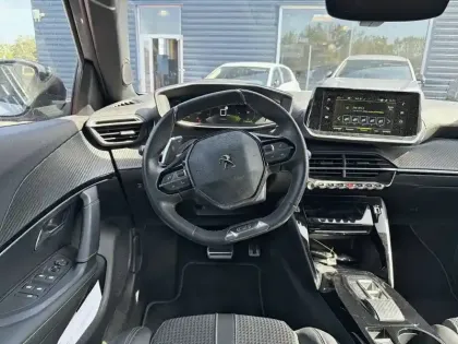 Photo 8 Peugeot 2008  PureTech 130 S&S EAT8