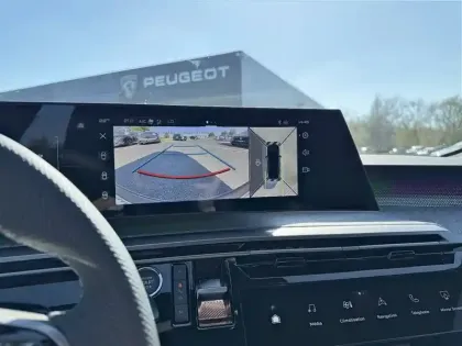 Photo 17 Peugeot 3008  Hybrid 145 e-DCS6