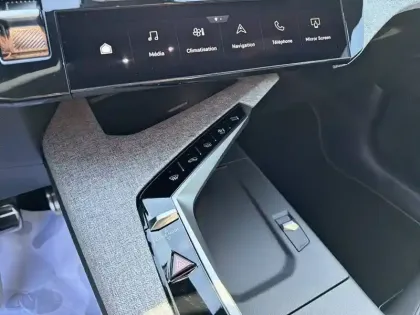 Photo 20 Peugeot 3008  Hybrid 145 e-DCS6