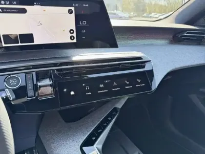 Photo 14 Peugeot 3008  Hybrid 145 e-DCS6