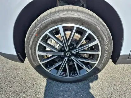 Photo 12 Leapmotor B10  BEV 67.1 kWh - 160 kW