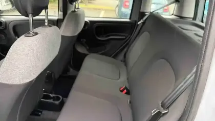 Photo 12 Fiat Panda  1.0 70 ch Hybride BSG S/S