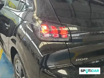 Photo 16 Peugeot 208  PureTech 100 S&S EAT8