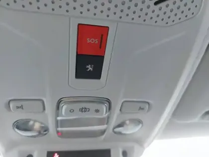 Photo 18 Peugeot 208  Electrique 50 kWh 136ch