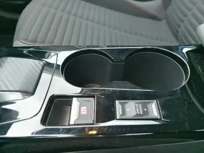 Photo 9 Peugeot 208  Electrique 50 kWh 136ch