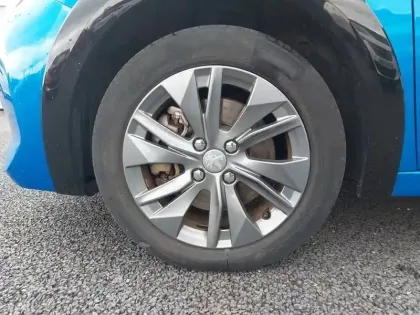 Photo 12 Peugeot 208  Electrique 50 kWh 136ch