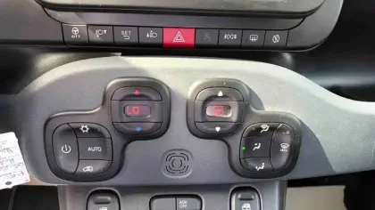 Photo 16 Fiat Panda  1.0 70 ch Hybrid BSG S/S