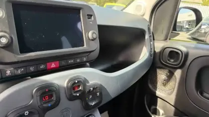 Photo 18 Fiat Panda  1.0 70 ch Hybrid BSG S/S