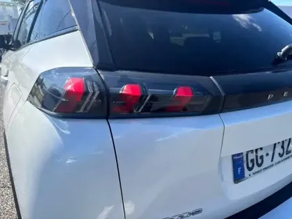 Photo 16 Peugeot 2008  BlueHDi 130 S&S EAT8