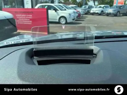 Photo 26 Citroën C4 e- 136 ch Automatique