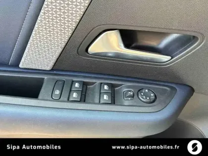 Photo 27 Citroën C4 e- 136 ch Automatique