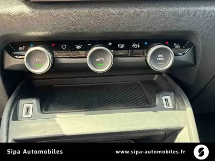 Photo 21 Citroën C4 e- 136 ch Automatique