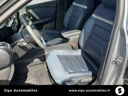 Photo 11 Citroën C4 e- 136 ch Automatique