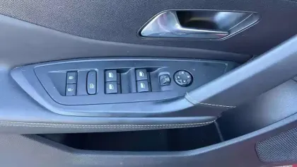 Photo 35 Peugeot 308  BlueHDi 130ch S&S EAT8