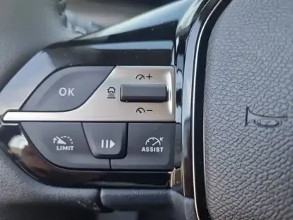 Photo 18 Peugeot 308  Hybrid 145 e-DCS6