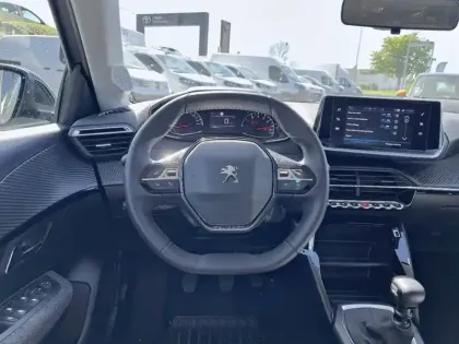 Photo 8 Peugeot 208  PureTech 100 S&S BVM6
