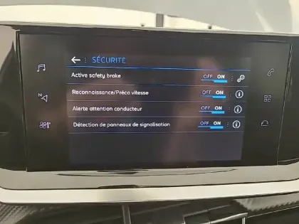Photo 43 Peugeot 208  PureTech 100 S&S BVM6