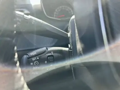 Photo 17 Peugeot 208  PureTech 100 S&S BVM6