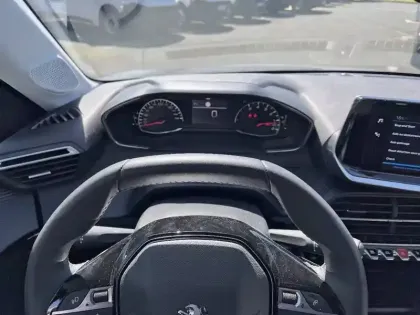 Photo 9 Peugeot 208  PureTech 100 S&S BVM6