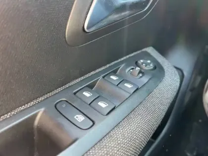 Photo 14 Peugeot 208  PureTech 100 S&S BVM6