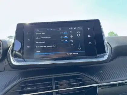 Photo 20 Peugeot 208  PureTech 100 S&S BVM6