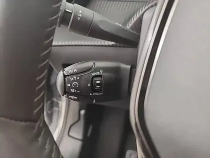 Photo 47 Peugeot 208  PureTech 100 S&S BVM6