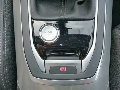 Photo 23 Peugeot 308  SW PureTech 110ch S&S BVM6