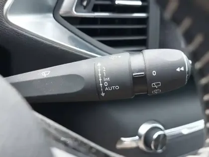 Photo 24 Peugeot 308  SW PureTech 110ch S&S BVM6