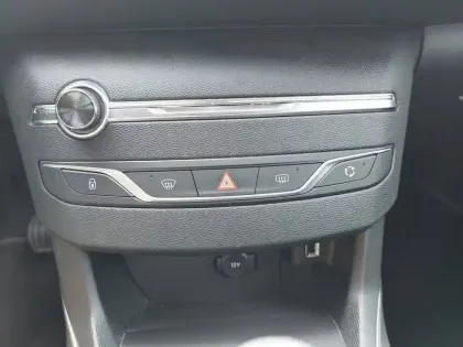 Photo 22 Peugeot 308  SW PureTech 110ch S&S BVM6