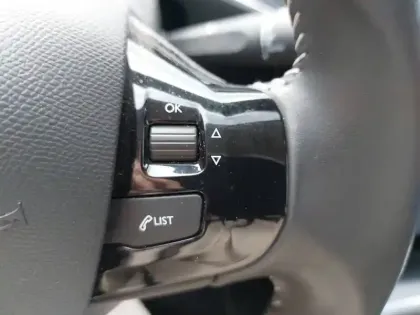 Photo 14 Peugeot 308  SW PureTech 110ch S&S BVM6